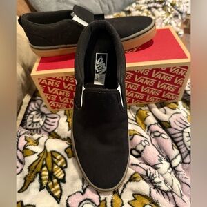 Vans unisex sneakers NEW IN BOX Black Slip-On Shoes 7 men’s 9 ladies